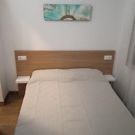 Habitacion Economica Con Bano Privado En Pleno Centro De Figueres Figueras Exterior foto