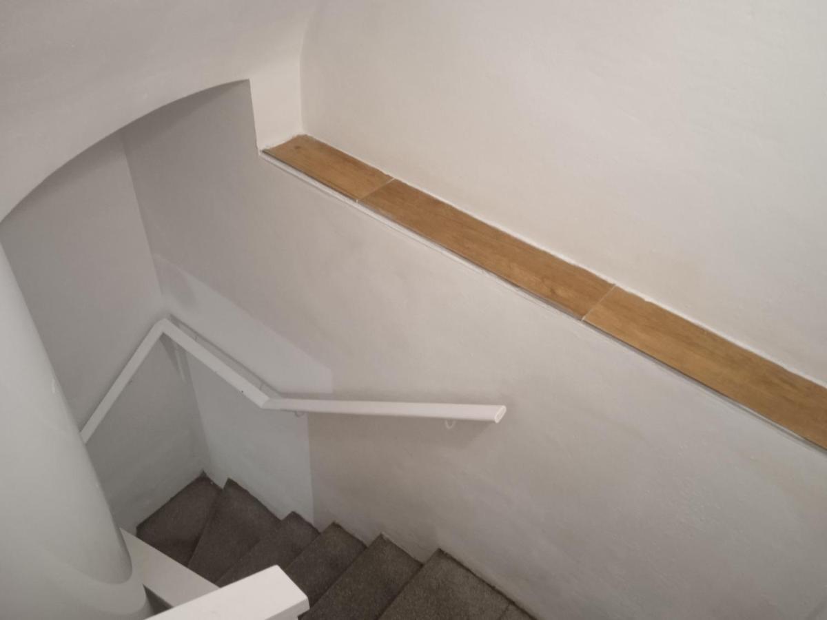 Habitacion Economica Con Bano Privado En Pleno Centro De Figueres Figueras Exterior foto