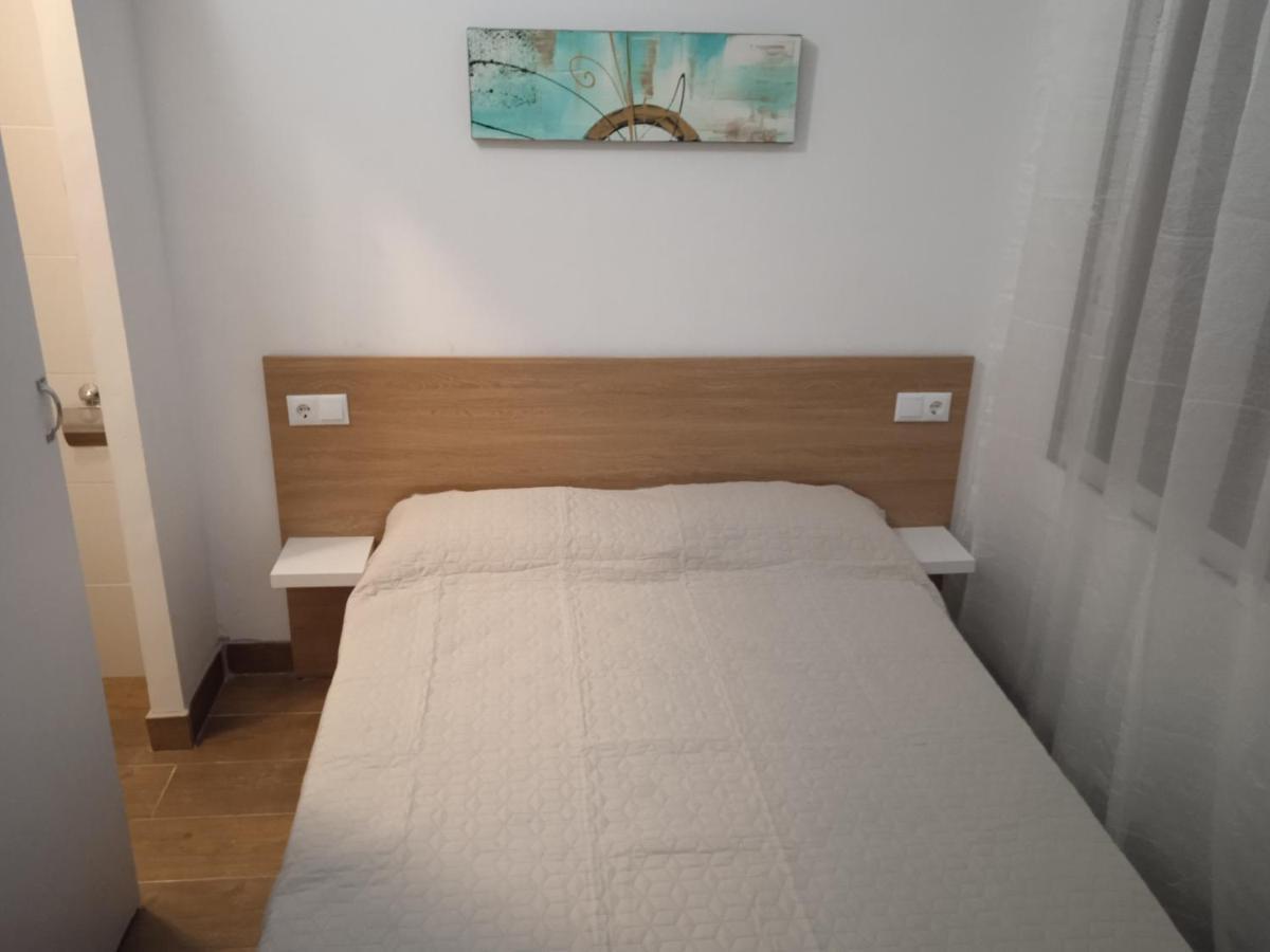 Habitacion Economica Con Bano Privado En Pleno Centro De Figueres Figueras Exterior foto